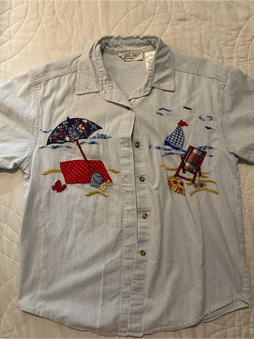 VINTAGE Victoria Jones Petite Embroidered Button Up 👚✨